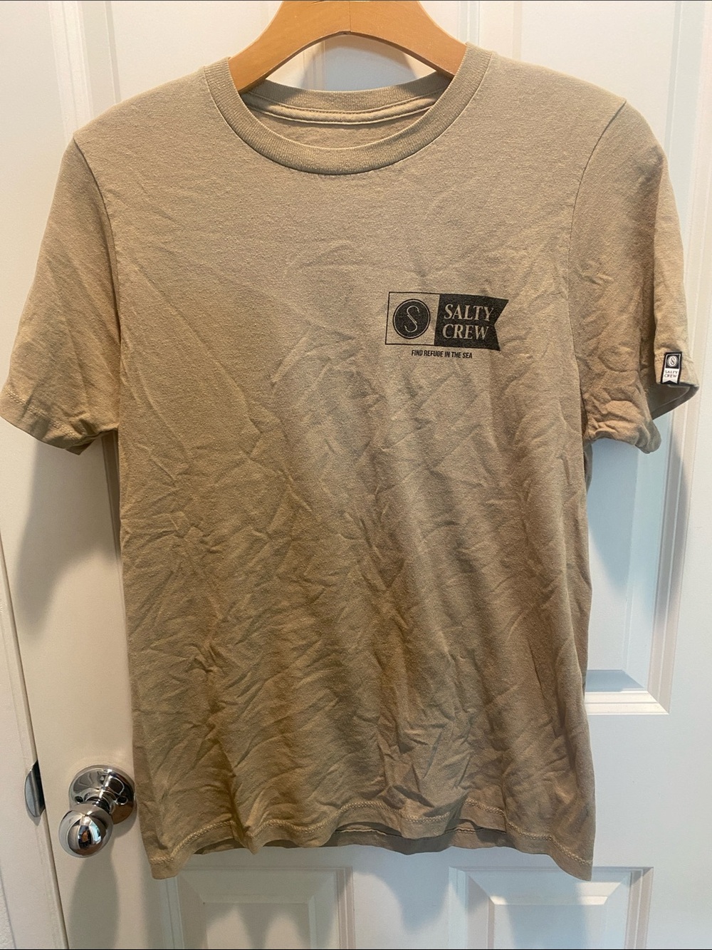 Salty Crew Short Sleeve Tee in Tan with Chest Logo